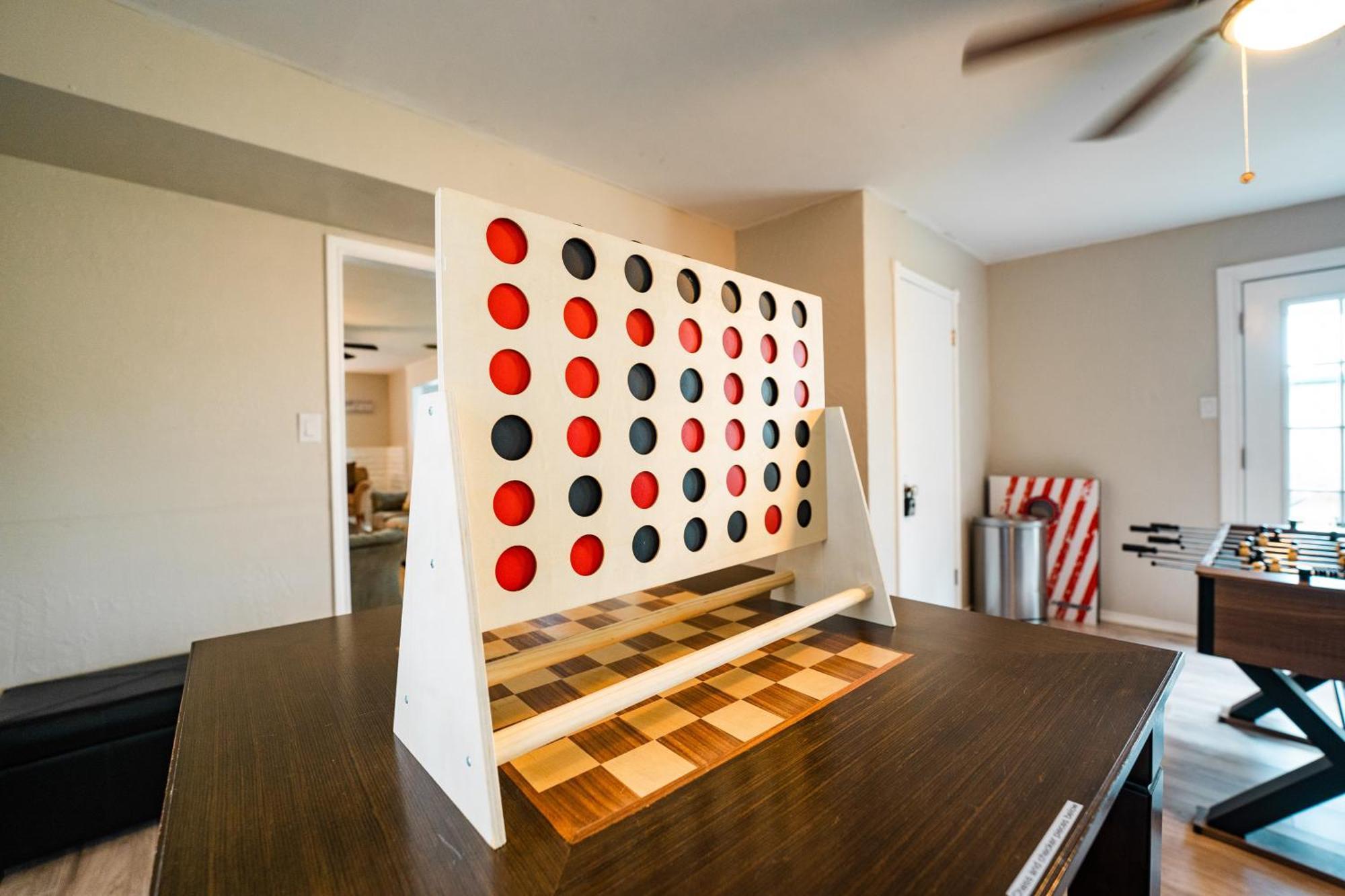 Cozy 3 Bedroom With Hot Tub 2 Min Away From Lackland サンアントニオ エクステリア 写真